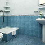 מלון Tsentralnaya 2*