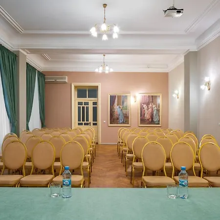 Tsentralnaya Hotel 2*