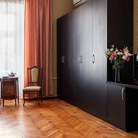 Tsentralnaya Hotel 2*